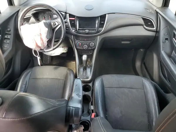 KL7CJLSB7JB706749 2018 CHEVROLET TRAX - Image 8