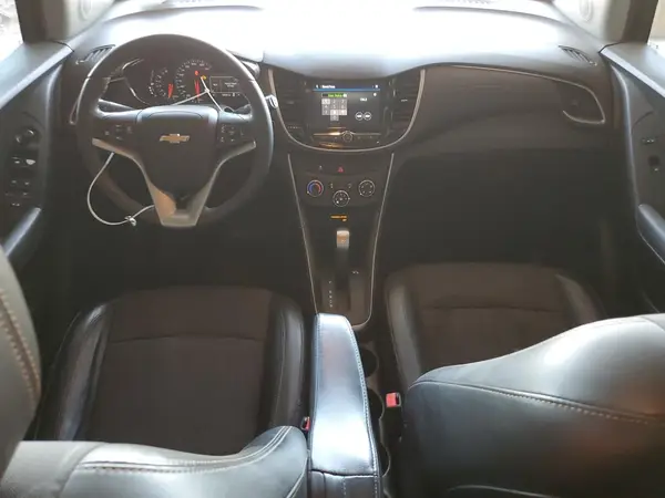 KL7CJLSB7JB728301 2018 CHEVROLET TRAX - Image 8