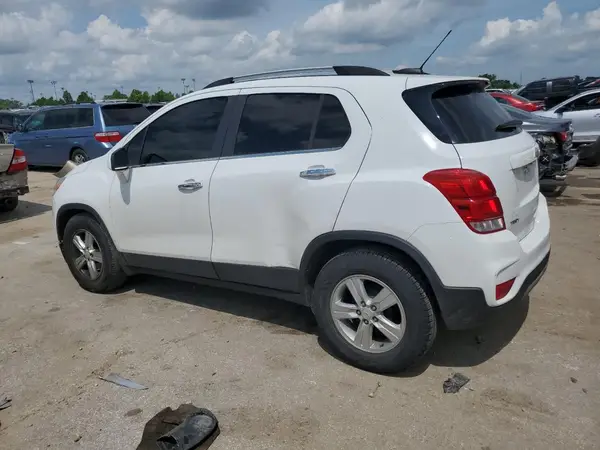 KL7CJLSB7JB734910 2018 CHEVROLET TRAX - Image 2
