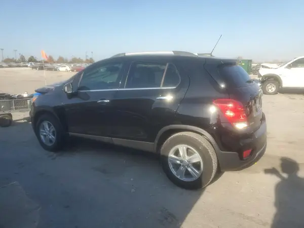 KL7CJLSB7KB721379 2019 CHEVROLET TRAX - Image 2