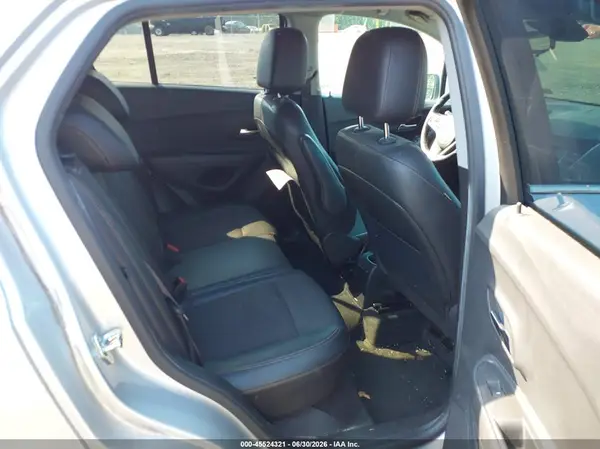 KL7CJLSB7KB743480 2019 CHEVROLET TRAX - Image 8
