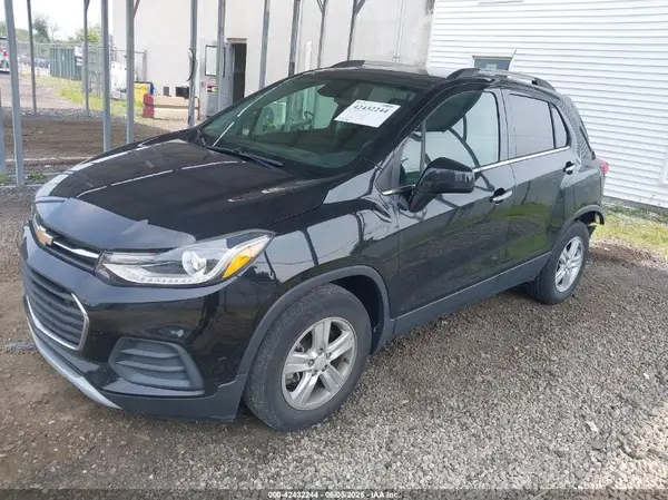 KL7CJLSB7KB744032 2019 CHEVROLET TRAX - Image 2