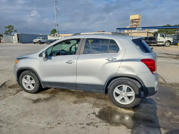 KL7CJLSB7KB746332 2019 CHEVROLET TRAX - Image 2