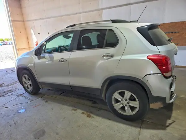 KL7CJLSB7KB776415 2019 CHEVROLET TRAX - Image 2