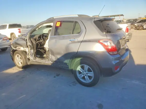 KL7CJLSB7KB799757 2019 CHEVROLET TRAX - Image 2