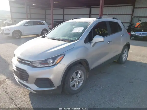 KL7CJLSB7KB811860 2019 CHEVROLET TRAX - Image 2
