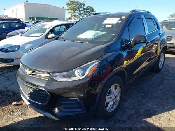 KL7CJLSB7KB825323 2019 CHEVROLET TRAX - Image 2