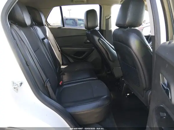 KL7CJLSB7KB849461 2019 CHEVROLET TRAX - Image 8