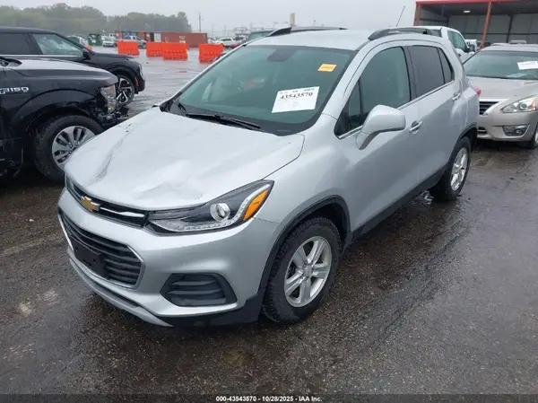 KL7CJLSB7KB851131 2019 CHEVROLET TRAX - Image 2