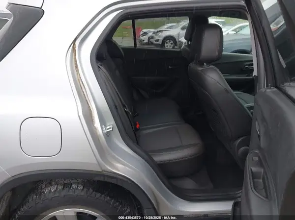 KL7CJLSB7KB851131 2019 CHEVROLET TRAX - Image 8