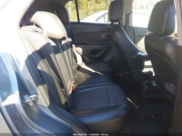 KL7CJLSB7KB855759 2019 CHEVROLET TRAX - Image 8