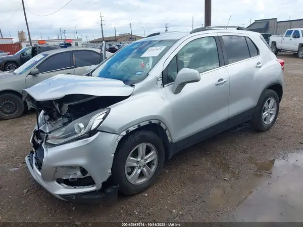 KL7CJLSB7KB862226 2019 CHEVROLET TRAX - Image 2