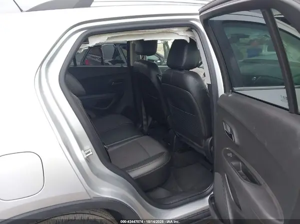 KL7CJLSB7KB862226 2019 CHEVROLET TRAX - Image 8