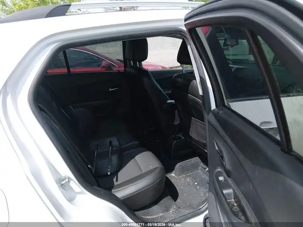 KL7CJLSB7KB873243 2019 CHEVROLET TRAX - Image 8