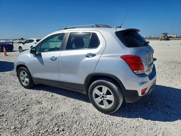 KL7CJLSB7KB886641 2019 CHEVROLET TRAX - Image 2