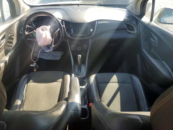 KL7CJLSB7KB893086 2019 CHEVROLET TRAX - Image 8