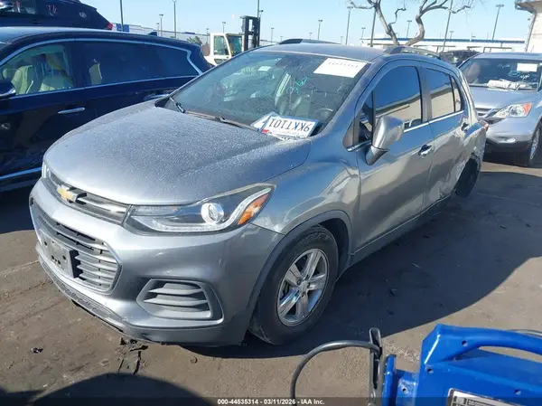 KL7CJLSB7KB897851 2019 CHEVROLET TRAX - Image 2