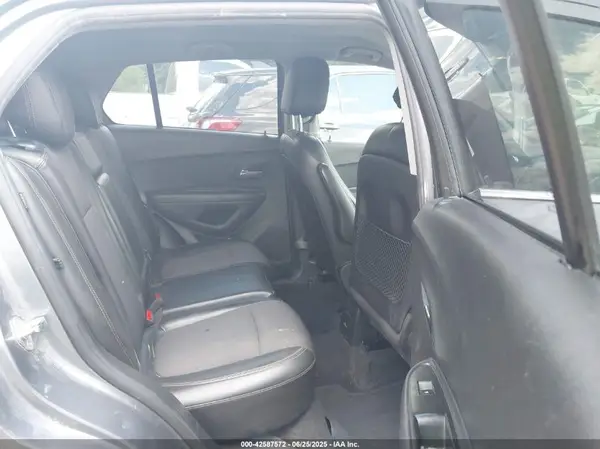 KL7CJLSB7KB903373 2019 CHEVROLET TRAX - Image 8