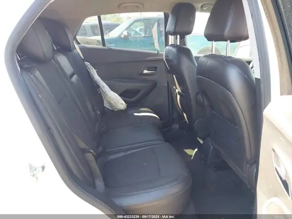 KL7CJLSB7KB914700 2019 CHEVROLET TRAX - Image 8