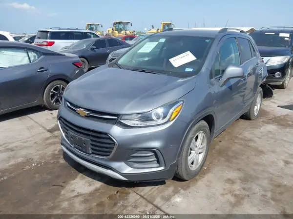 KL7CJLSB7KB928239 2019 CHEVROLET TRAX - Image 2