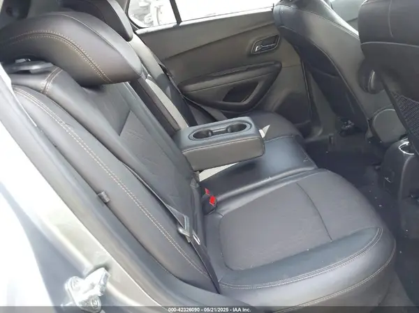 KL7CJLSB7KB928239 2019 CHEVROLET TRAX - Image 8
