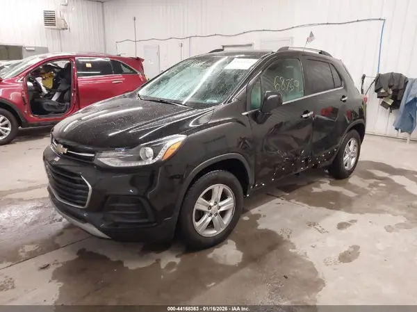 KL7CJLSB7KB930590 2019 CHEVROLET TRAX - Image 2