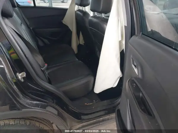 KL7CJLSB7KB954386 2019 CHEVROLET TRAX - Image 8