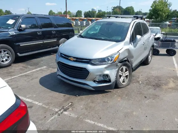 KL7CJLSB7KB962360 2019 CHEVROLET TRAX - Image 2