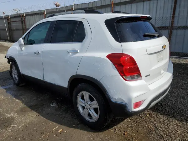 KL7CJLSB7KB963928 2019 CHEVROLET TRAX - Image 2