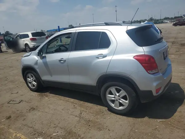 KL7CJLSB7LB003185 2020 CHEVROLET TRAX - Image 2