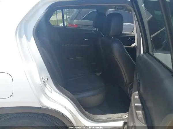 KL7CJLSB7LB004577 2020 CHEVROLET TRAX - Image 8