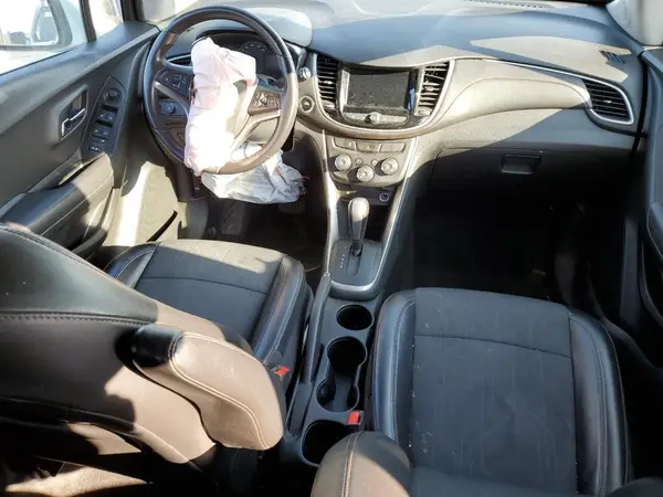 KL7CJLSB7LB009780 2020 CHEVROLET TRAX - Image 8