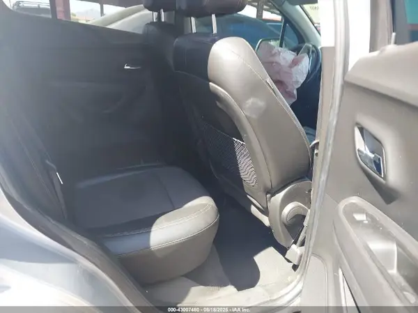 KL7CJLSB7LB012100 2020 CHEVROLET TRAX - Image 8