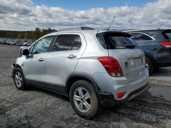 KL7CJLSB7LB016390 2020 CHEVROLET TRAX - Image 2