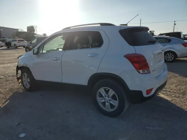 KL7CJLSB7LB025316 2020 CHEVROLET TRAX - Image 2