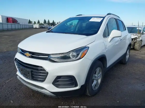 KL7CJLSB7LB027924 2020 CHEVROLET TRAX - Image 2