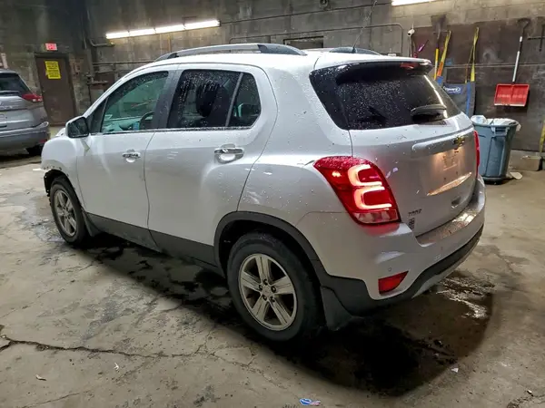 KL7CJLSB7LB056470 2020 CHEVROLET TRAX - Image 2