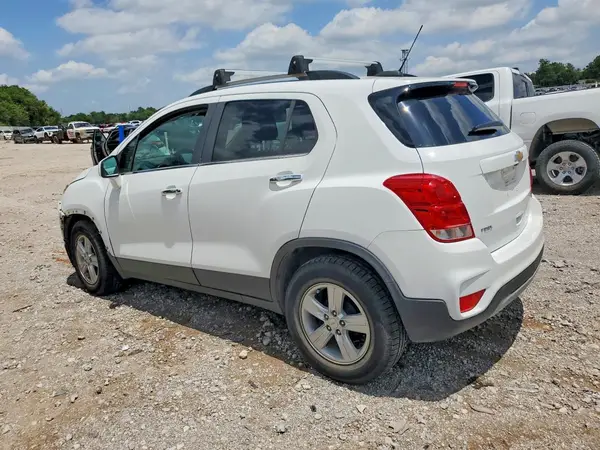 KL7CJLSB7LB057988 2020 CHEVROLET TRAX - Image 2