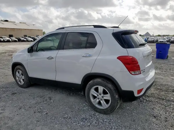 KL7CJLSB7LB063001 2020 CHEVROLET TRAX - Image 2