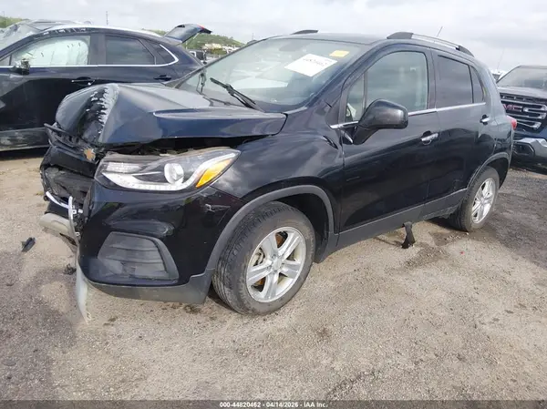 KL7CJLSB7LB067212 2020 CHEVROLET TRAX - Image 2