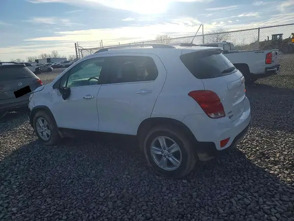 KL7CJLSB7LB074600 2020 CHEVROLET TRAX - Image 2