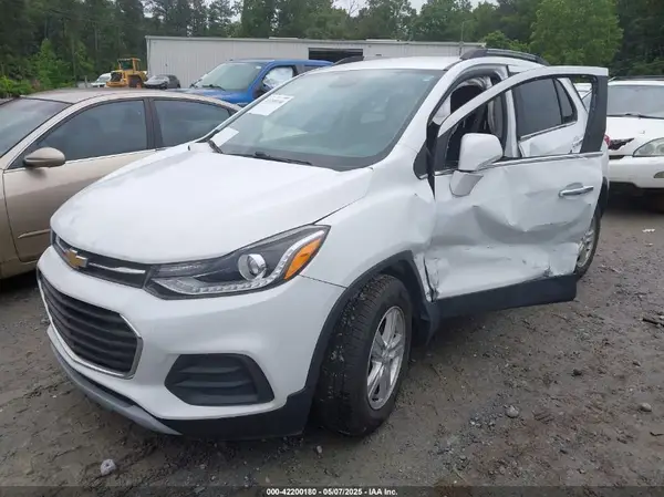 KL7CJLSB7LB075309 2020 CHEVROLET TRAX - Image 2