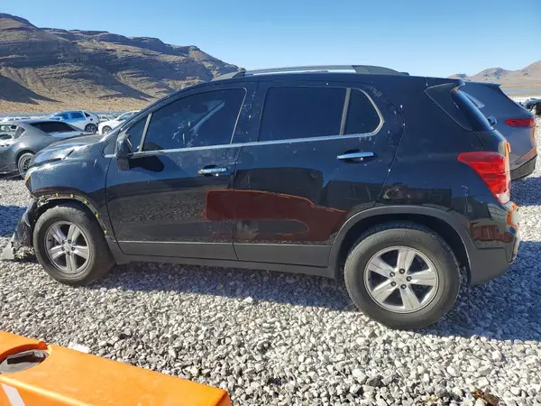 KL7CJLSB7LB091803 2020 CHEVROLET TRAX - Image 2