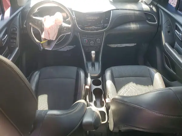 KL7CJLSB7LB091803 2020 CHEVROLET TRAX - Image 8