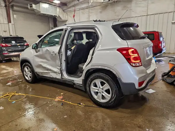 KL7CJLSB7LB312641 2020 CHEVROLET TRAX - Image 2