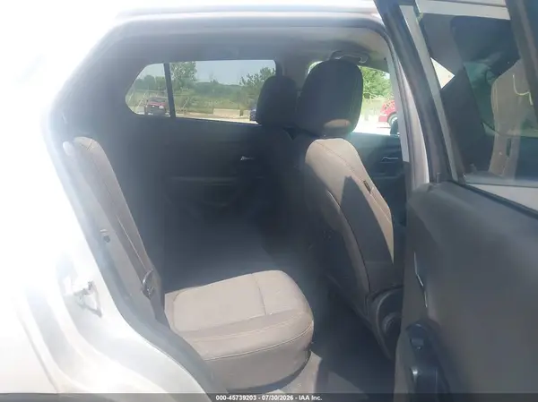 KL7CJLSB7LB314549 2020 CHEVROLET TRAX - Image 8