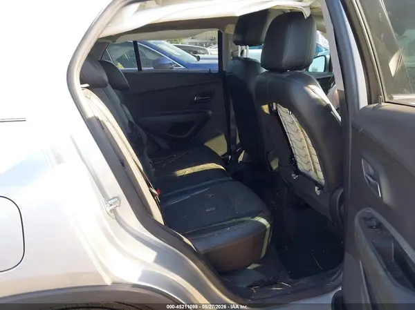 KL7CJLSB7LB332176 2020 CHEVROLET TRAX - Image 8
