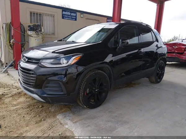 KL7CJLSB7LB335255 2020 CHEVROLET TRAX - Image 2