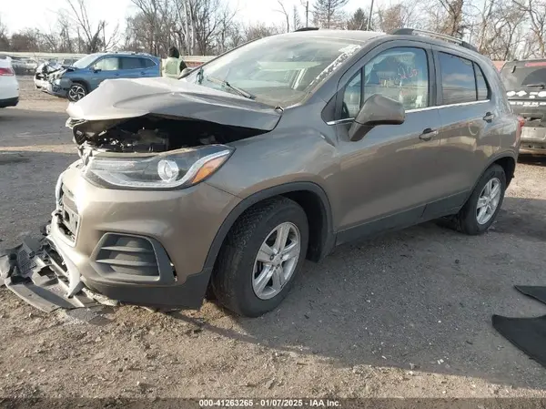KL7CJLSB7LB338589 2020 CHEVROLET TRAX - Image 2