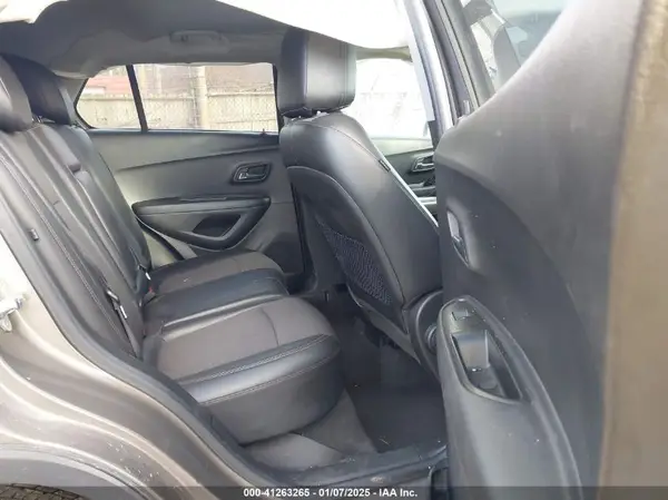 KL7CJLSB7LB338589 2020 CHEVROLET TRAX - Image 8